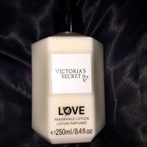 Victoria’s Secret love eau de lotion
